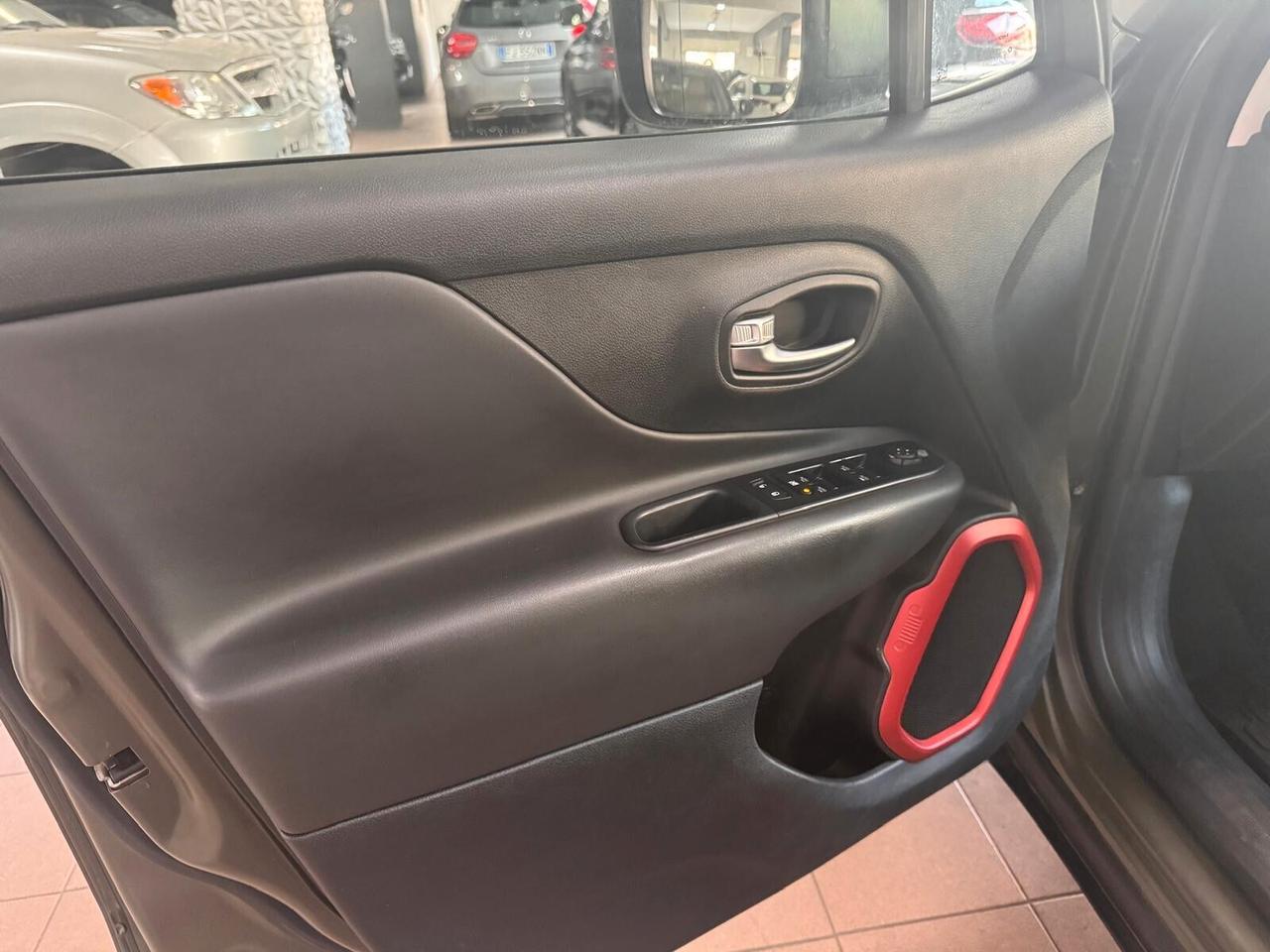 Jeep Renegade 2.0 Mjt 170CV 4WD Active Drive Low Trailhawk