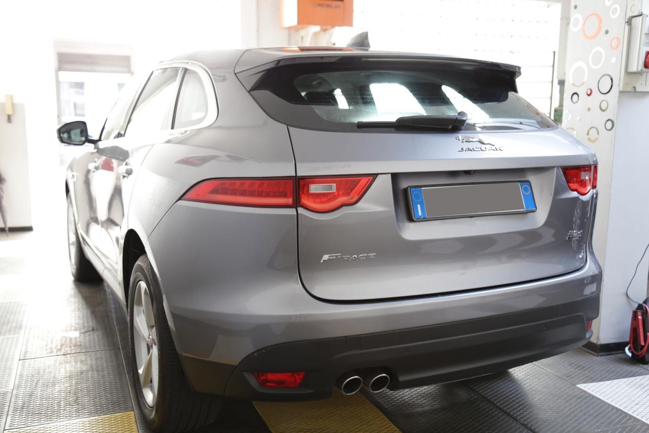 Jaguar F-Pace 2.0 D 180 CV AWD aut. Chequered Flag
