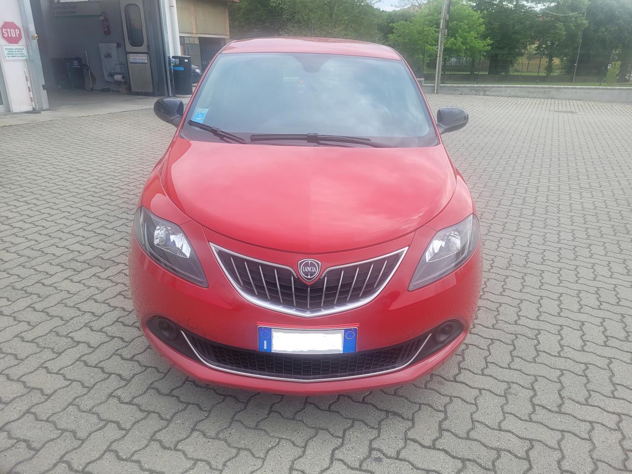 Lancia Ypsilon 1.0 FireFly 5 porte S&S Hybrid Ecochic Silver