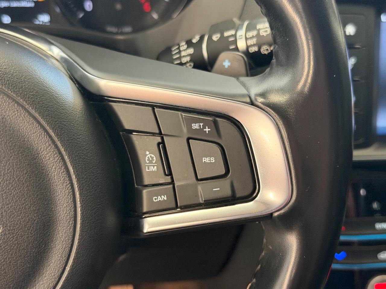 Jaguar F-Pace 2.0 D 180 CV AWD PRESTIGE