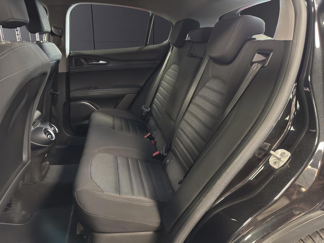 Alfa Romeo Stelvio 2.2 t Business rwd 160cv auto