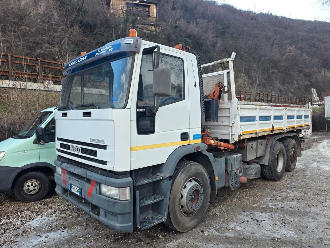 Iveco Eurotech con ribaltabile e gru
