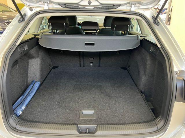 VOLKSWAGEN Golf Variant 2.0 TDI SCR 116CV *UNICO PROP.*NAVI*SENSORI ANT.*