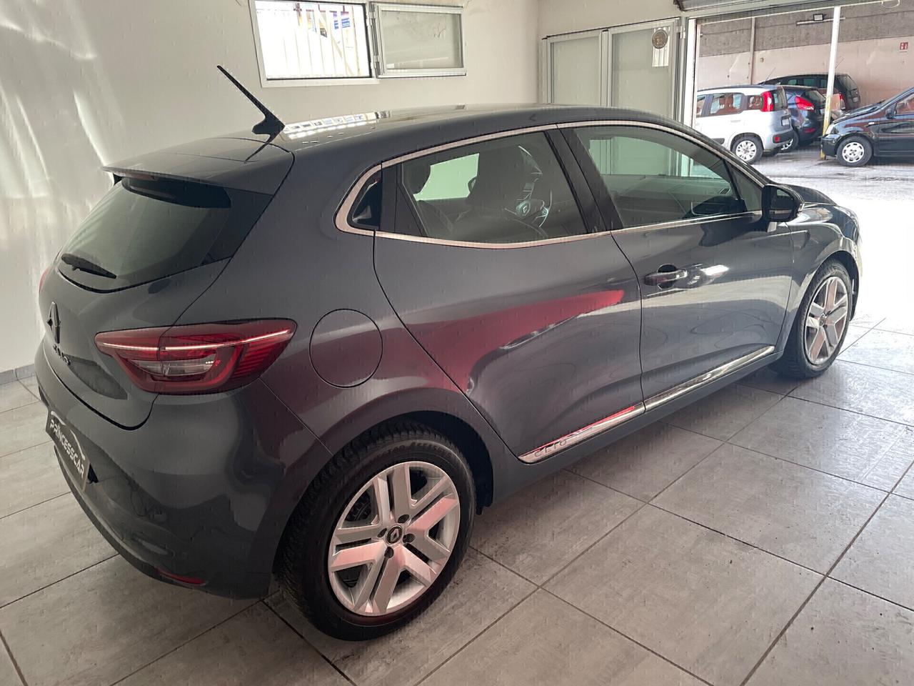 Renault Clio TCe 12V 100 CV 5 porte Intens