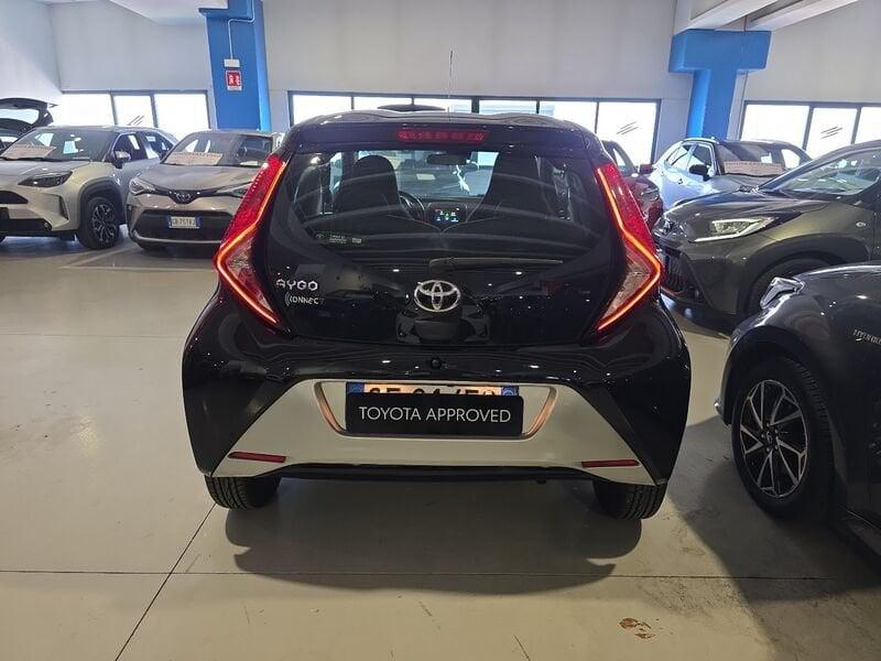 Toyota Aygo Aygo Connect 1.0 VVT-i 72 CV 5 porte x-play