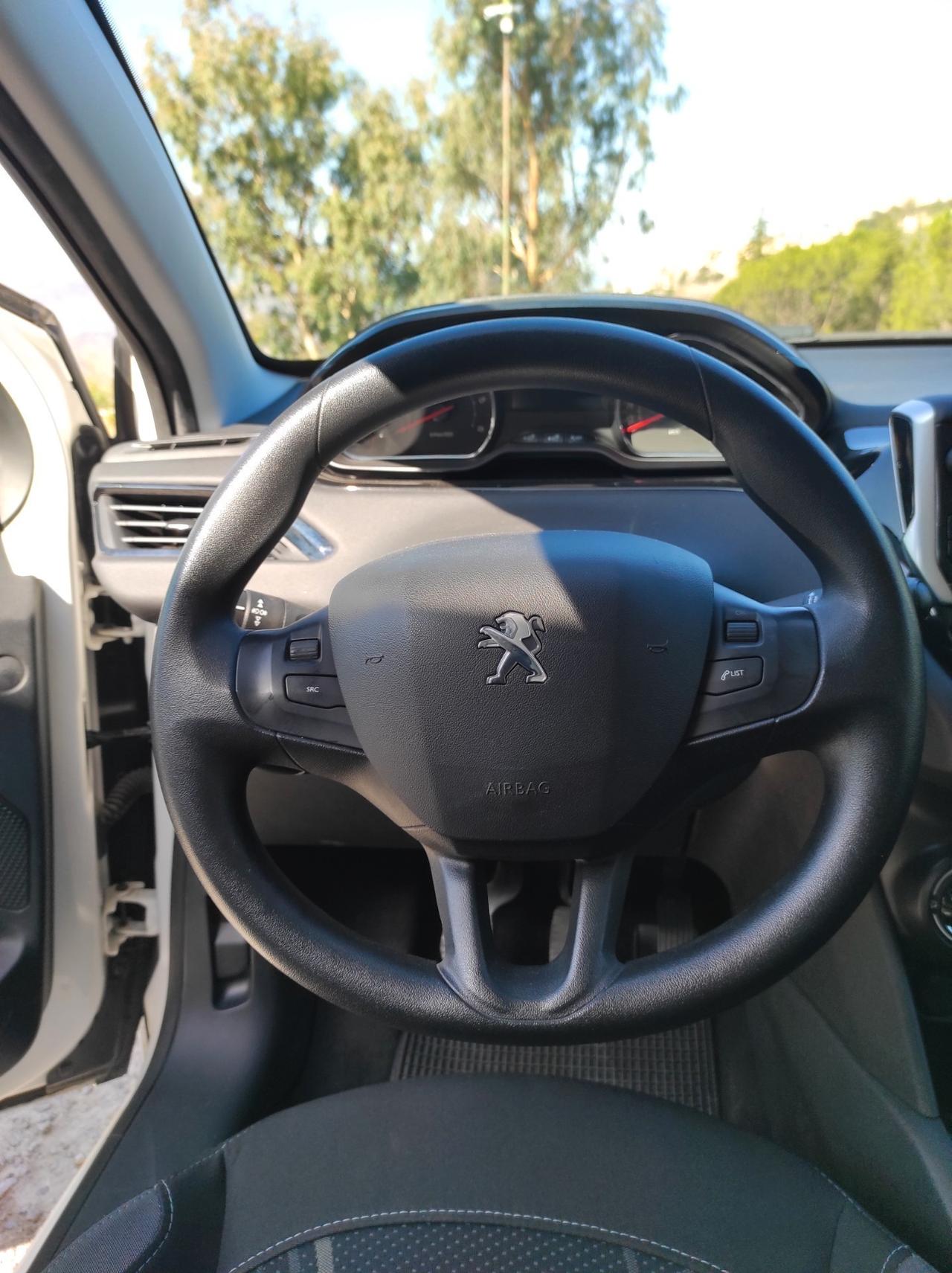 Peugeot 208 1.6 e-HDi 92 CV Stop&Start 3 porte Allure