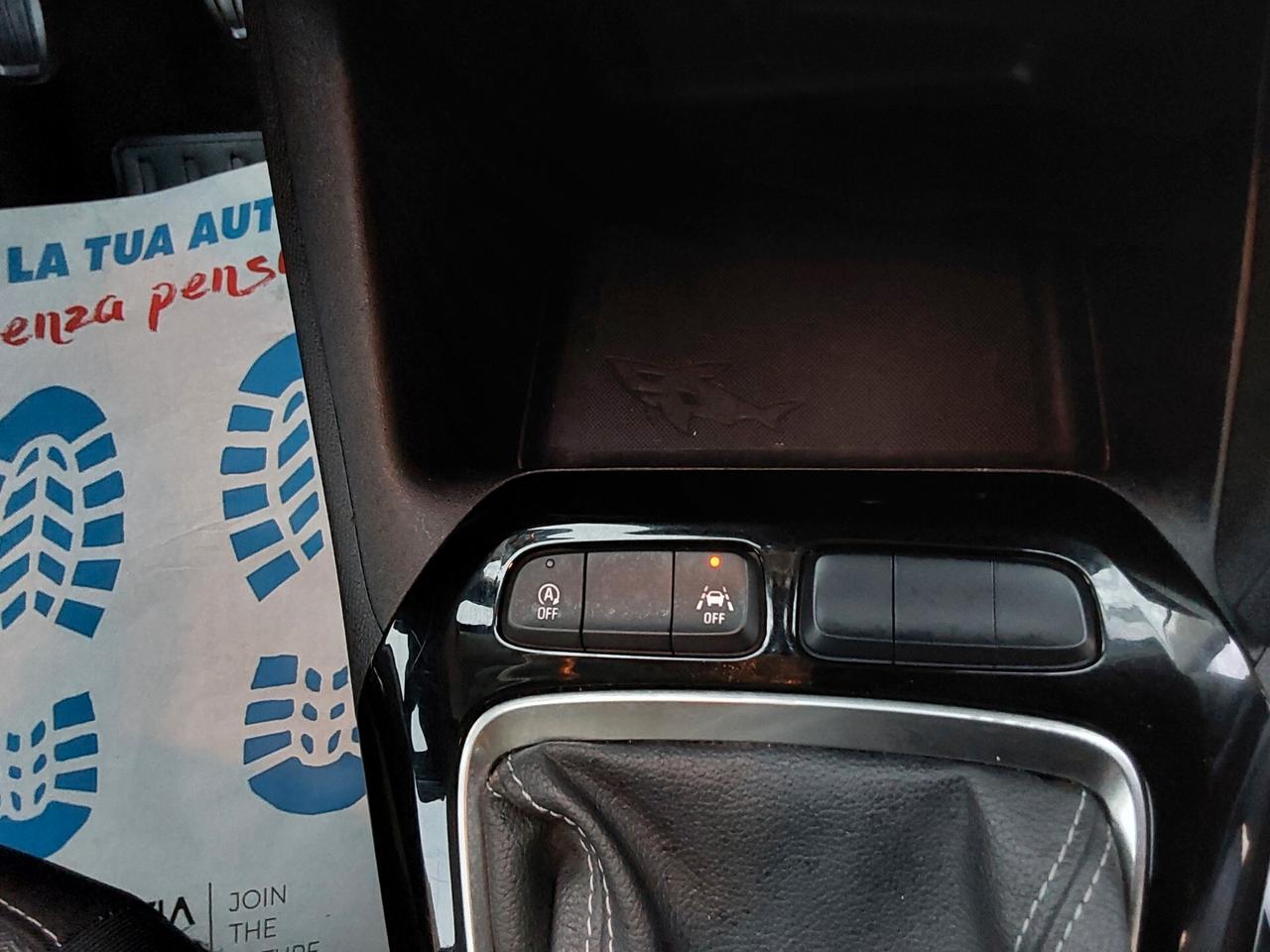 Opel Corsa 1.2 75 CV Edition BICOLORE.