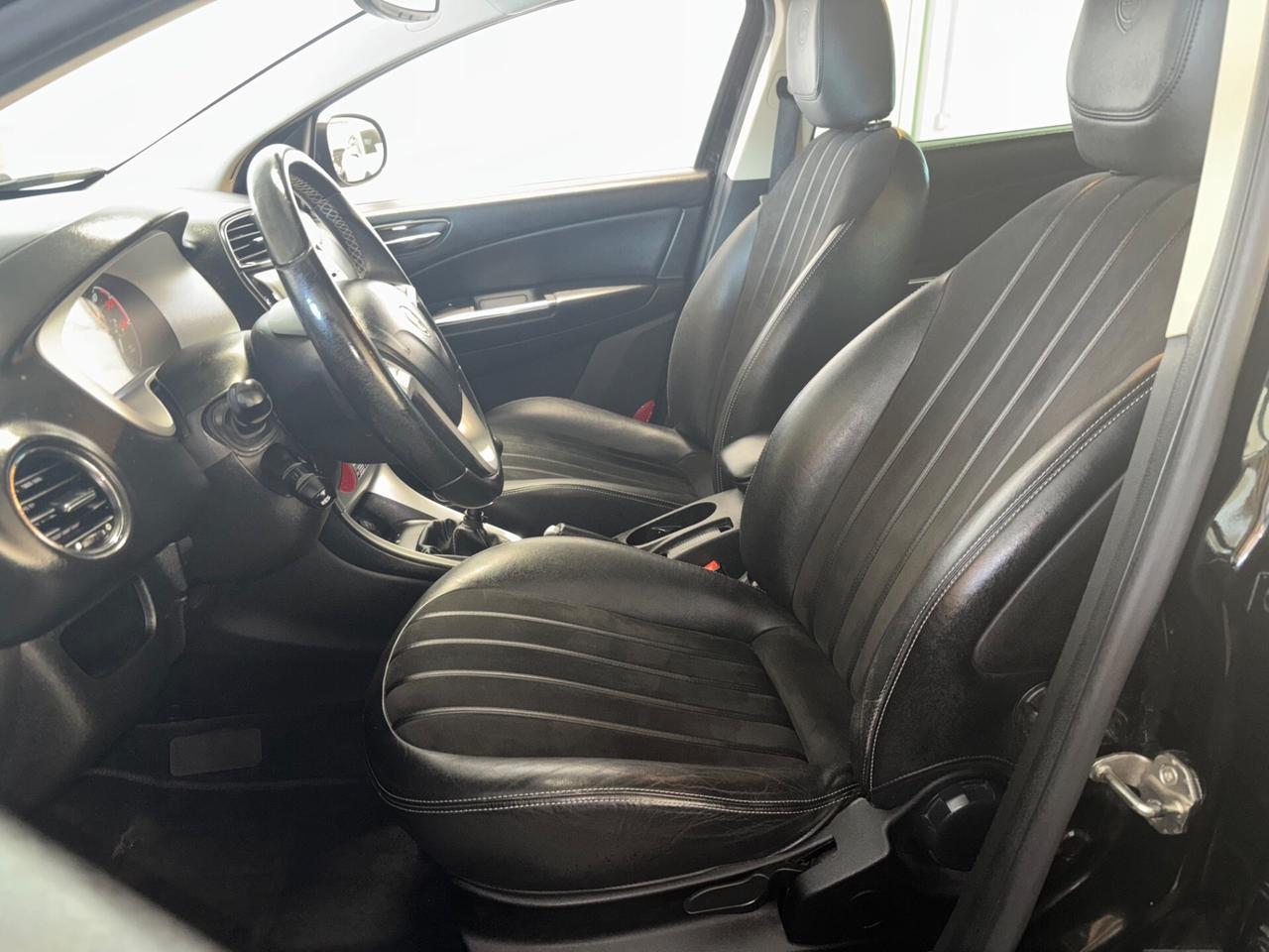 Lancia Delta 1.6 MJT Gold Edition