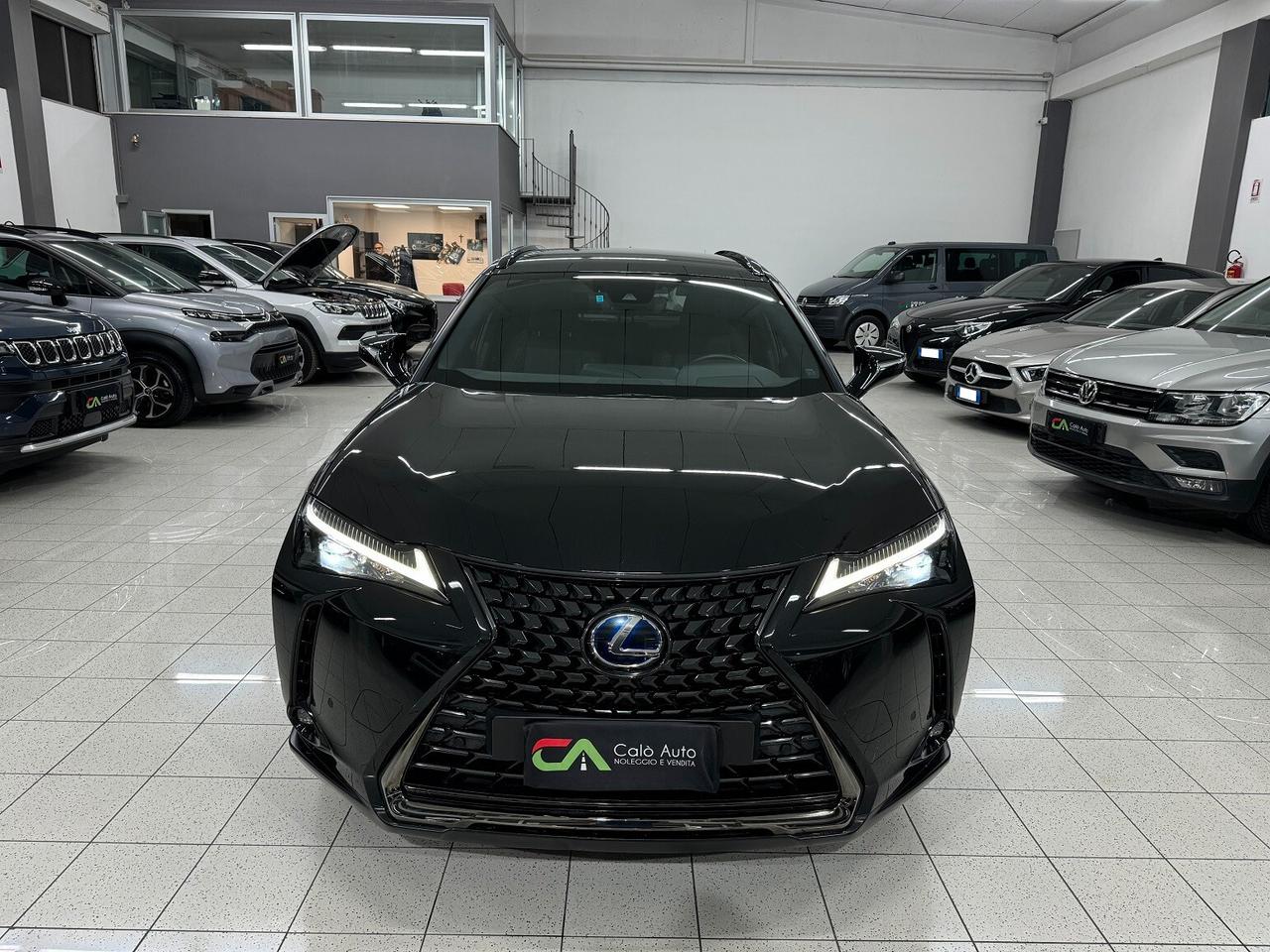 Lexus UX Hybrid Midnight STRAFUL PARI NUOVO!!!!