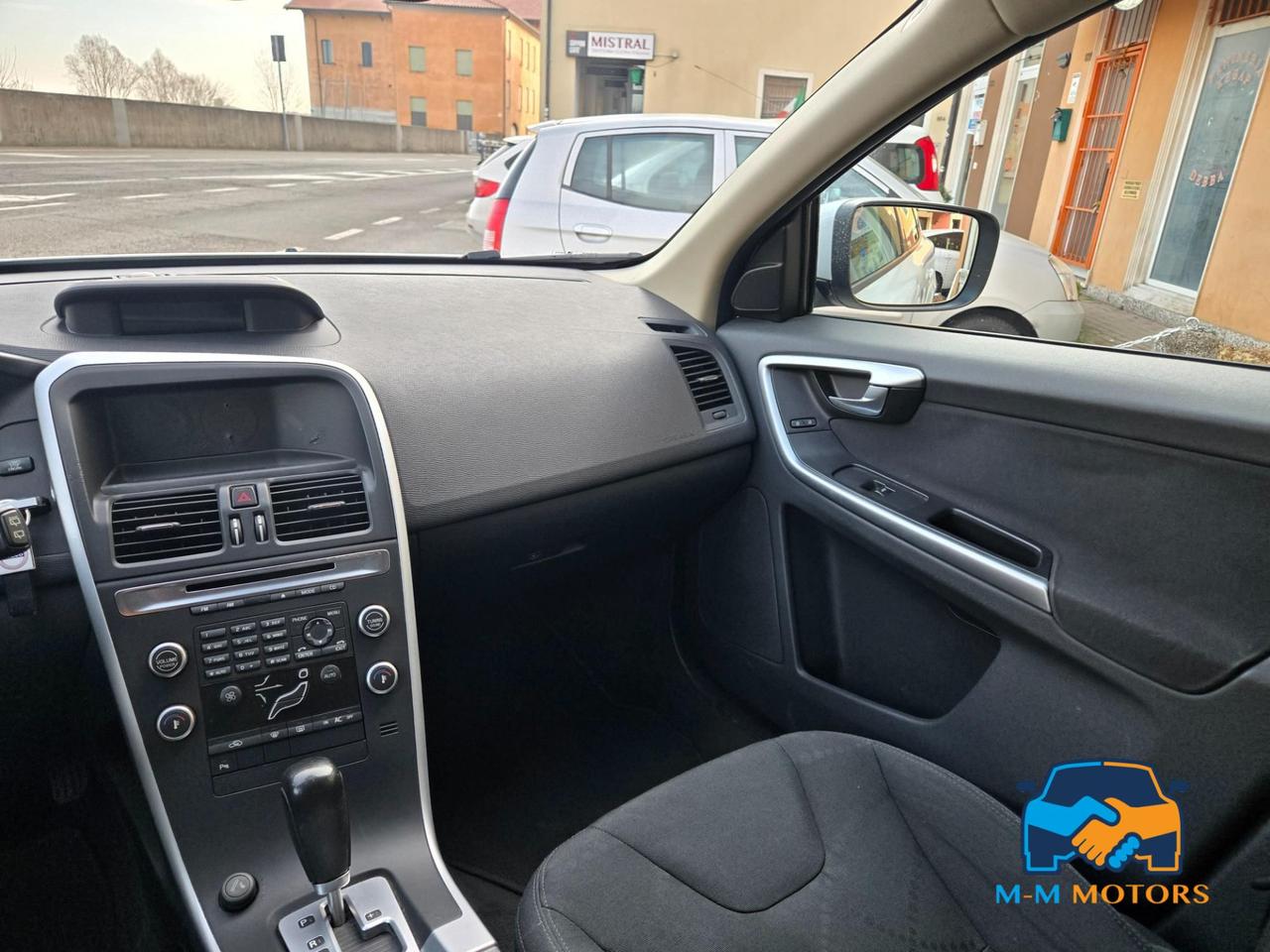 Volvo XC60 2.0 d4 (d3) R-design geartronic