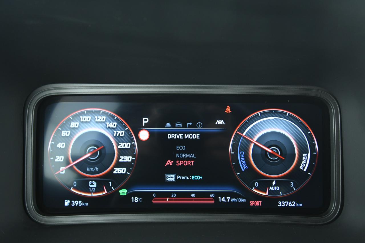 HYUNDAI Kona 64 kWh EV Xclass FULL LED+ACC+HEAD-UP+CAMERA+APP CONNECT