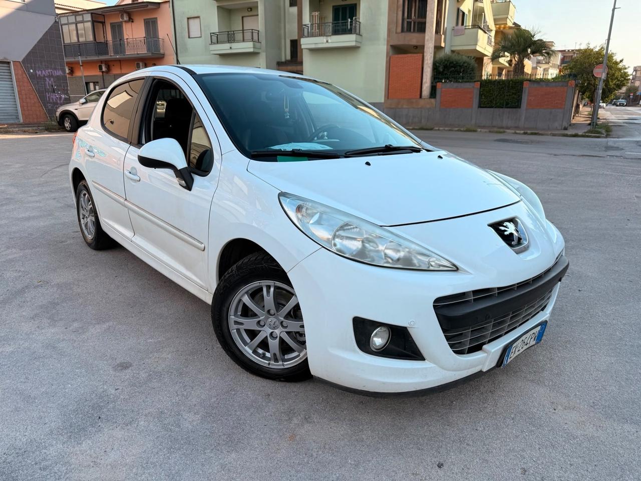 Peugeot 207 1.4 8V 75CV 5p. Active con km 70 mila