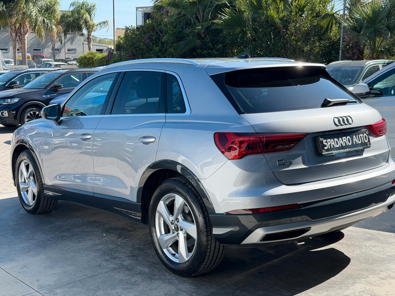Audi Q3 35 TDI S tronic Identity Black