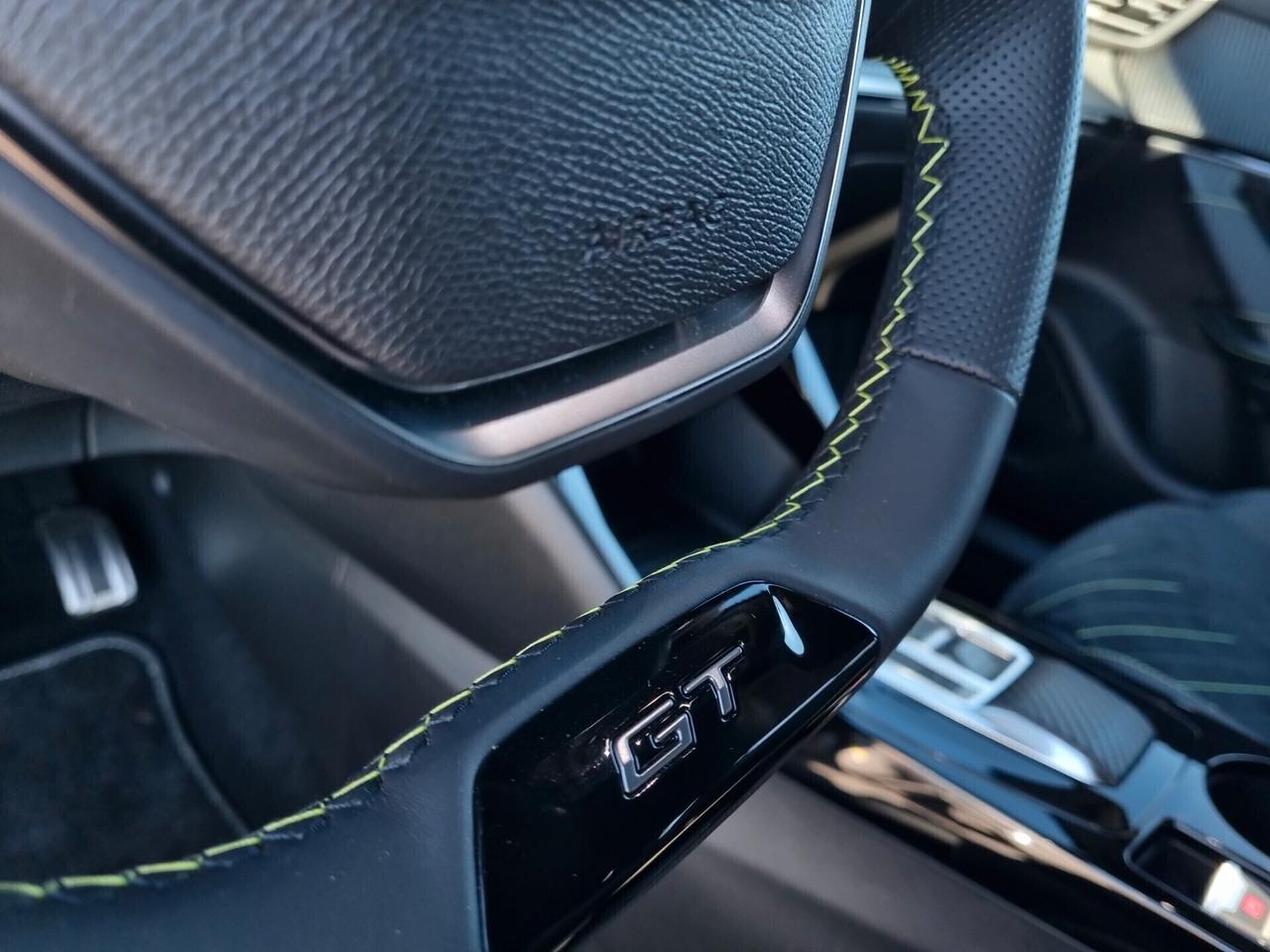 Peugeot 2008 PureTech 130 S&S EAT8 GT