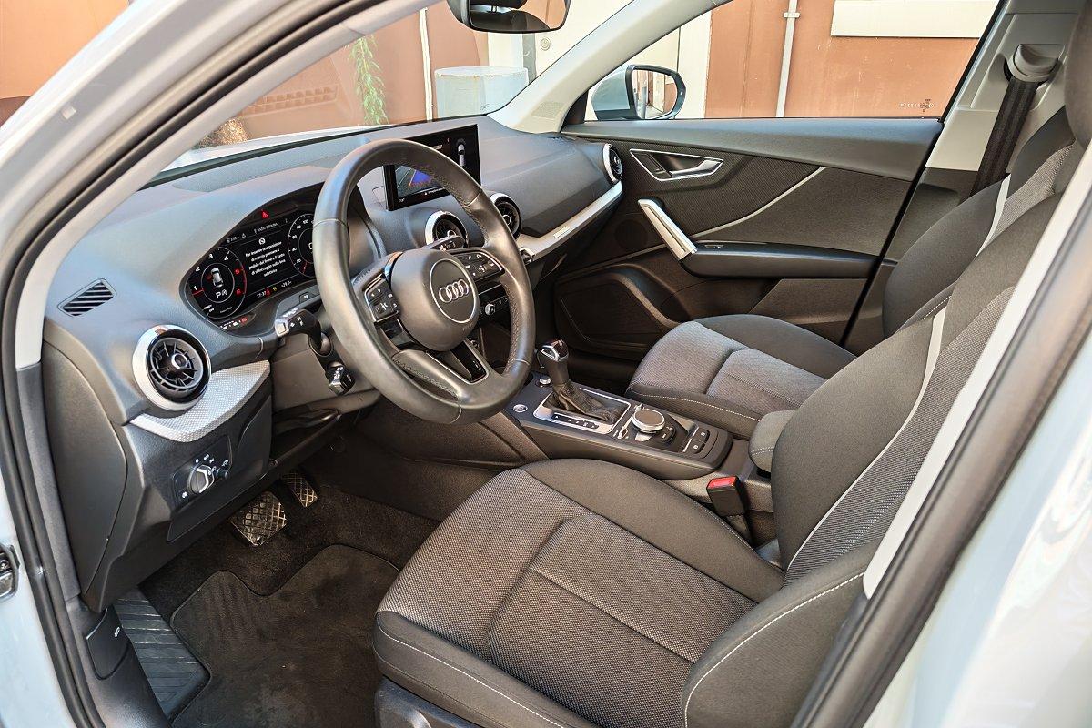 AUDI Q2 35 TDI quattro S tronic Business Advanced
