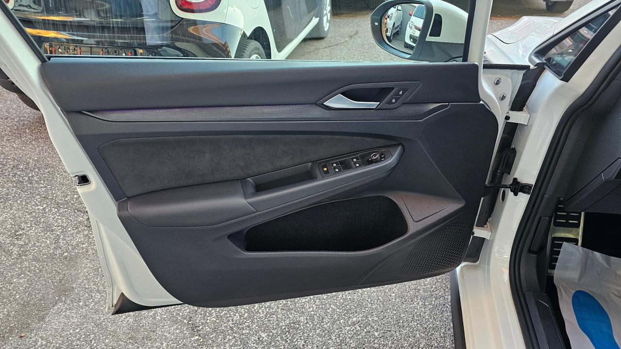 Volkswagen Golf GTI 2.0 245CV TSI DSG IQ LIGHT 19' LED PERLA