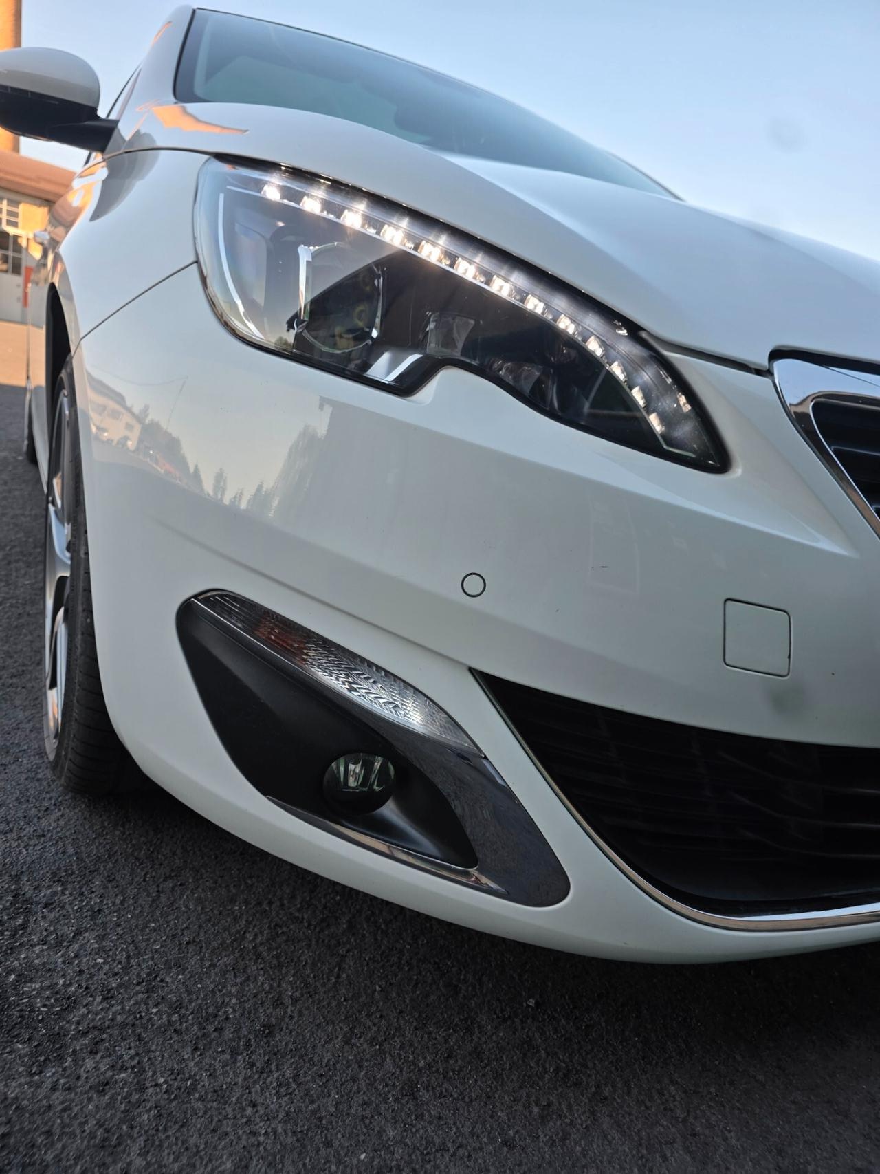 Peugeot 308 BlueHDi 120 S&S EAT6 SW Allure