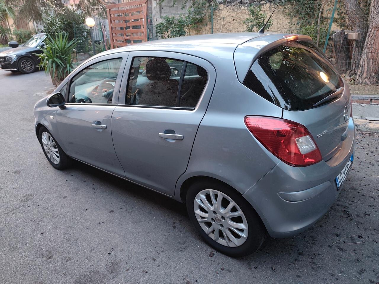 Opel Corsa 1.2 5 porte benzina