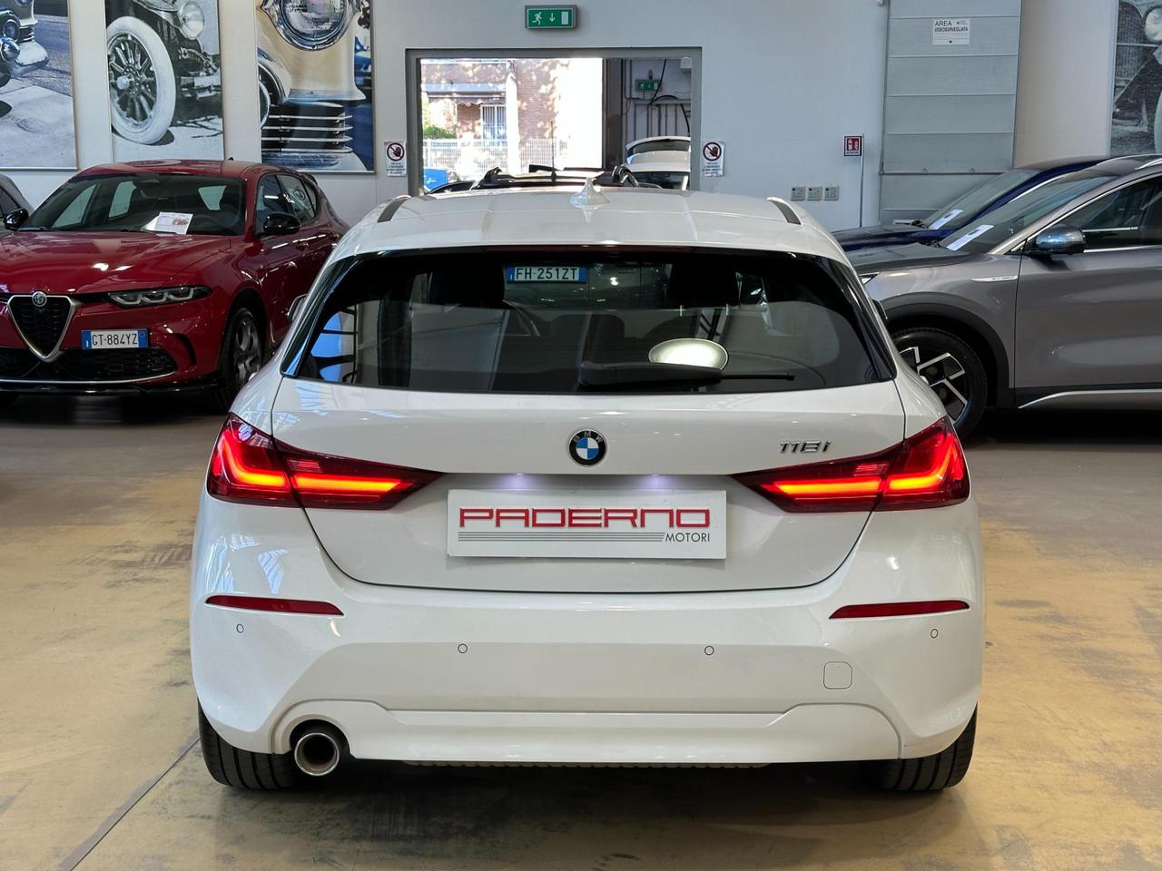 BMW 118 i Advantage - LED - 17"