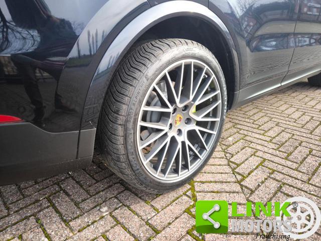 PORSCHE Cayenne 3.0 V6 E-Hybrid