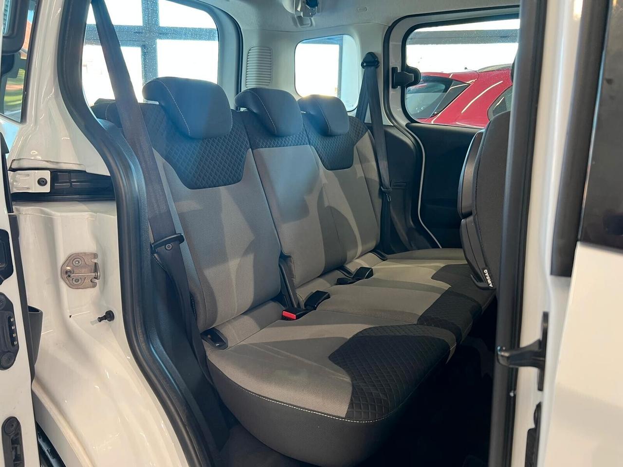 Ford Tourneo Courier 1.5 TDCI 75 CV Plus