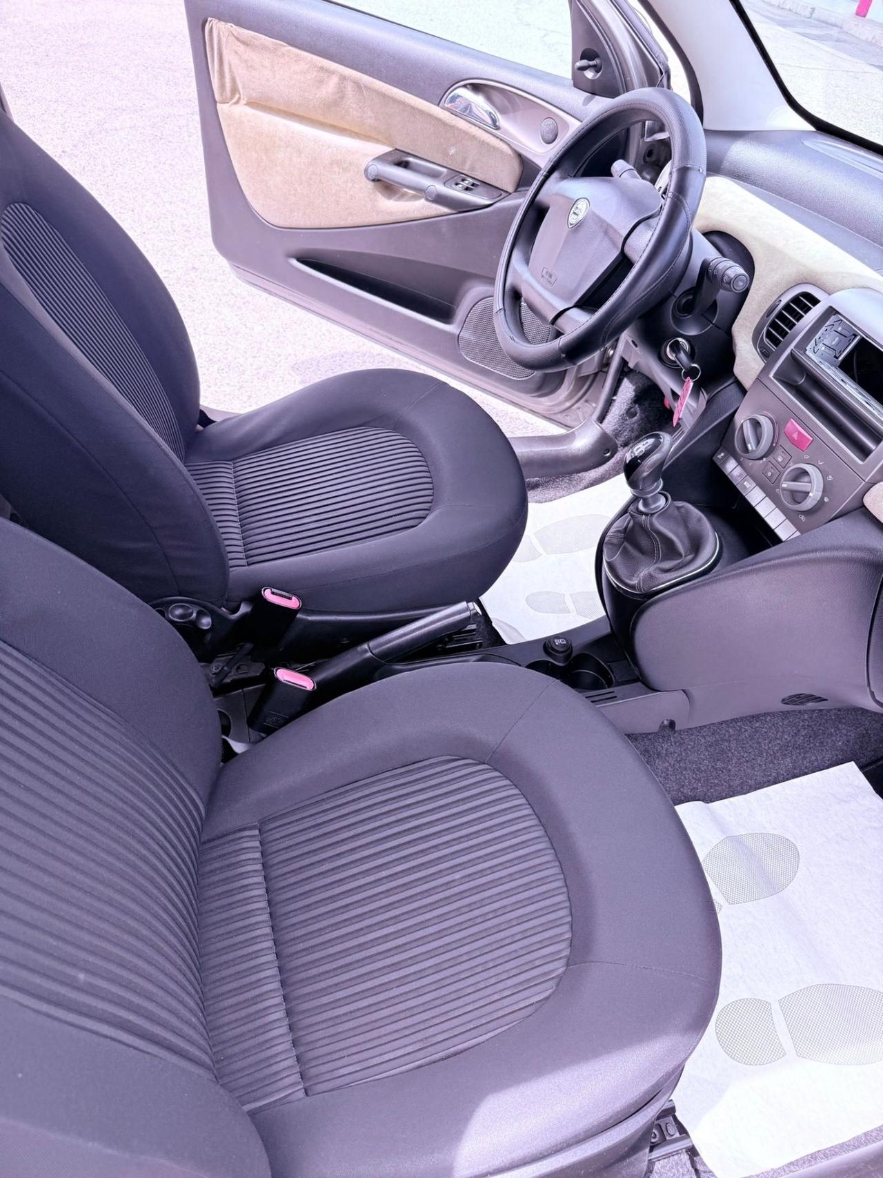 Lancia Ypsilon 1.2 benzina Ok neopatentati
