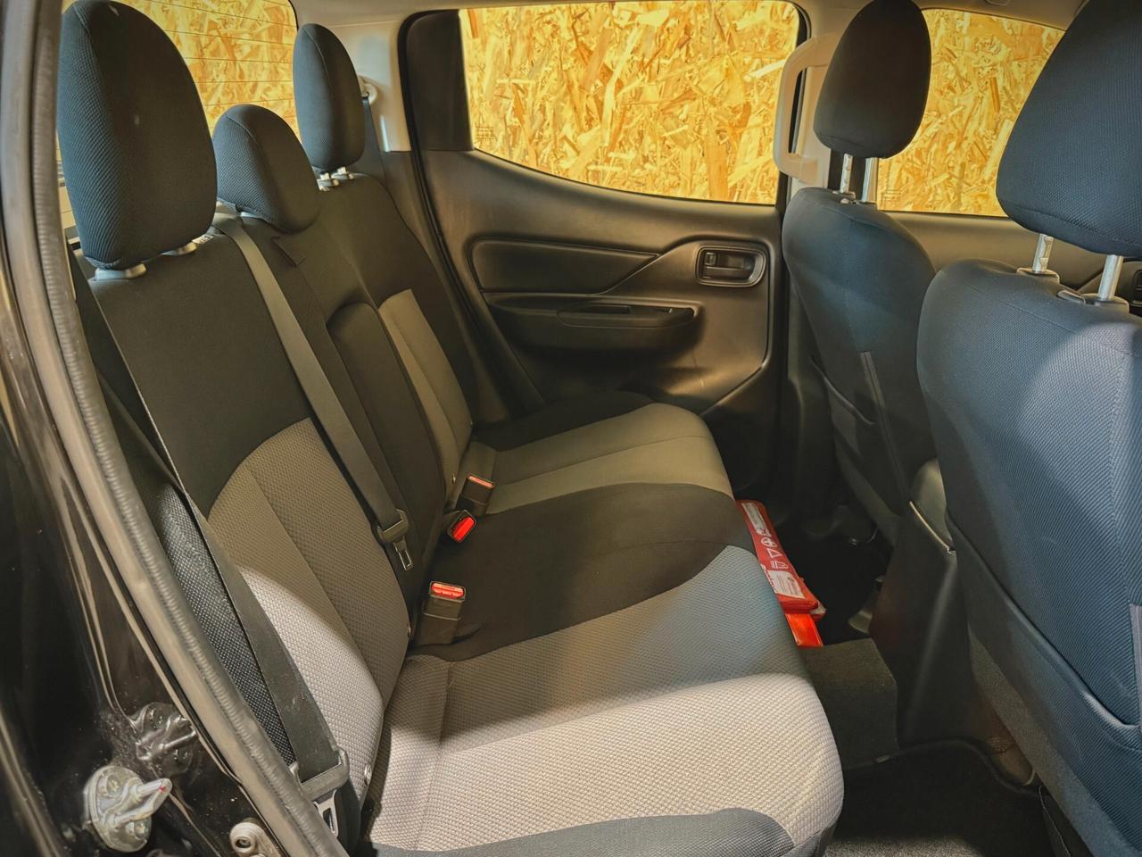 Mitsubishi L200 2.3D 150CV - Doppia cabina 4x4 - MANUALE