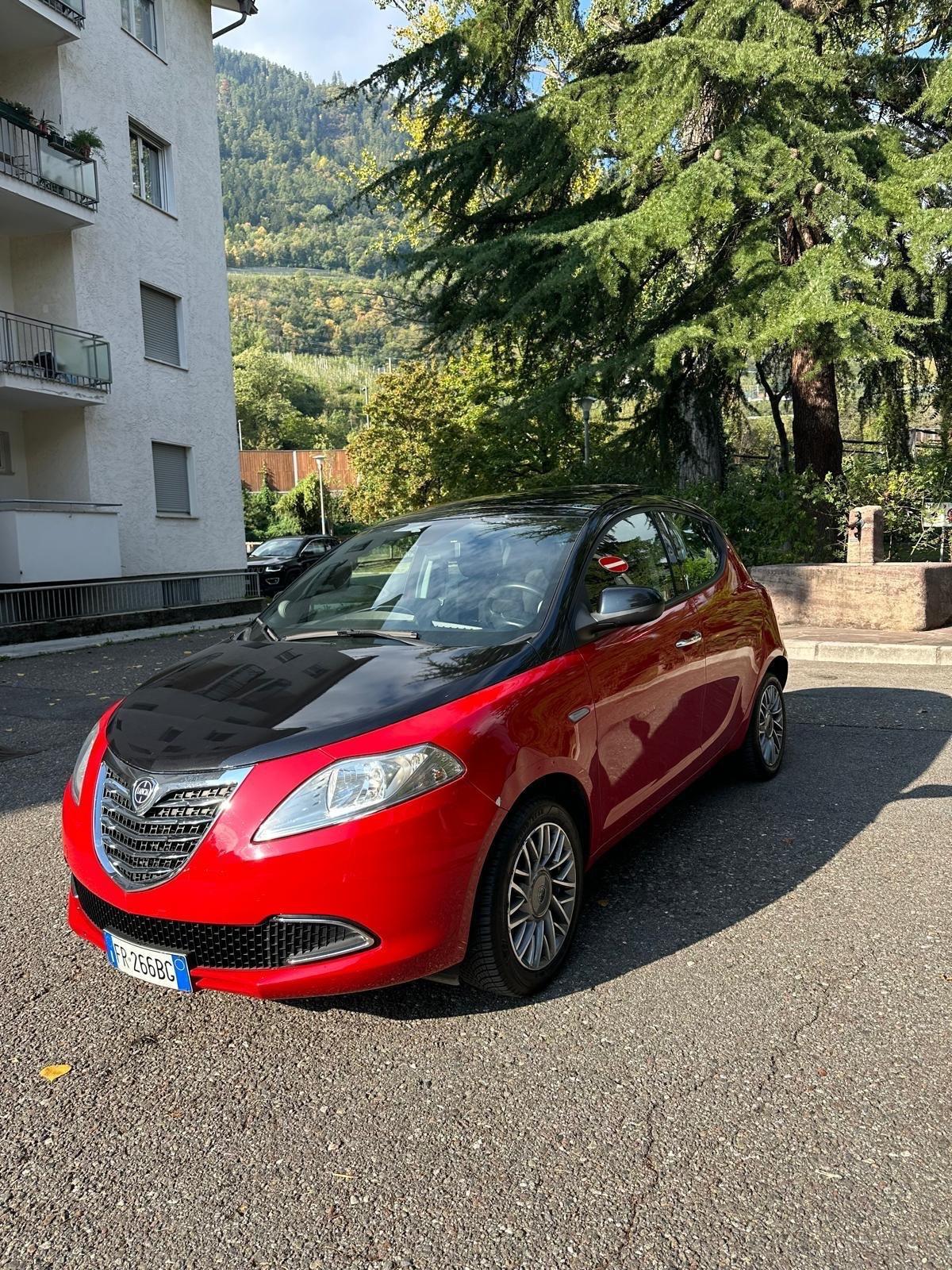 Lancia Ypsilon 0.9 TwinAir 85 CV 5 porte S&S Gold NEOPATENTATI