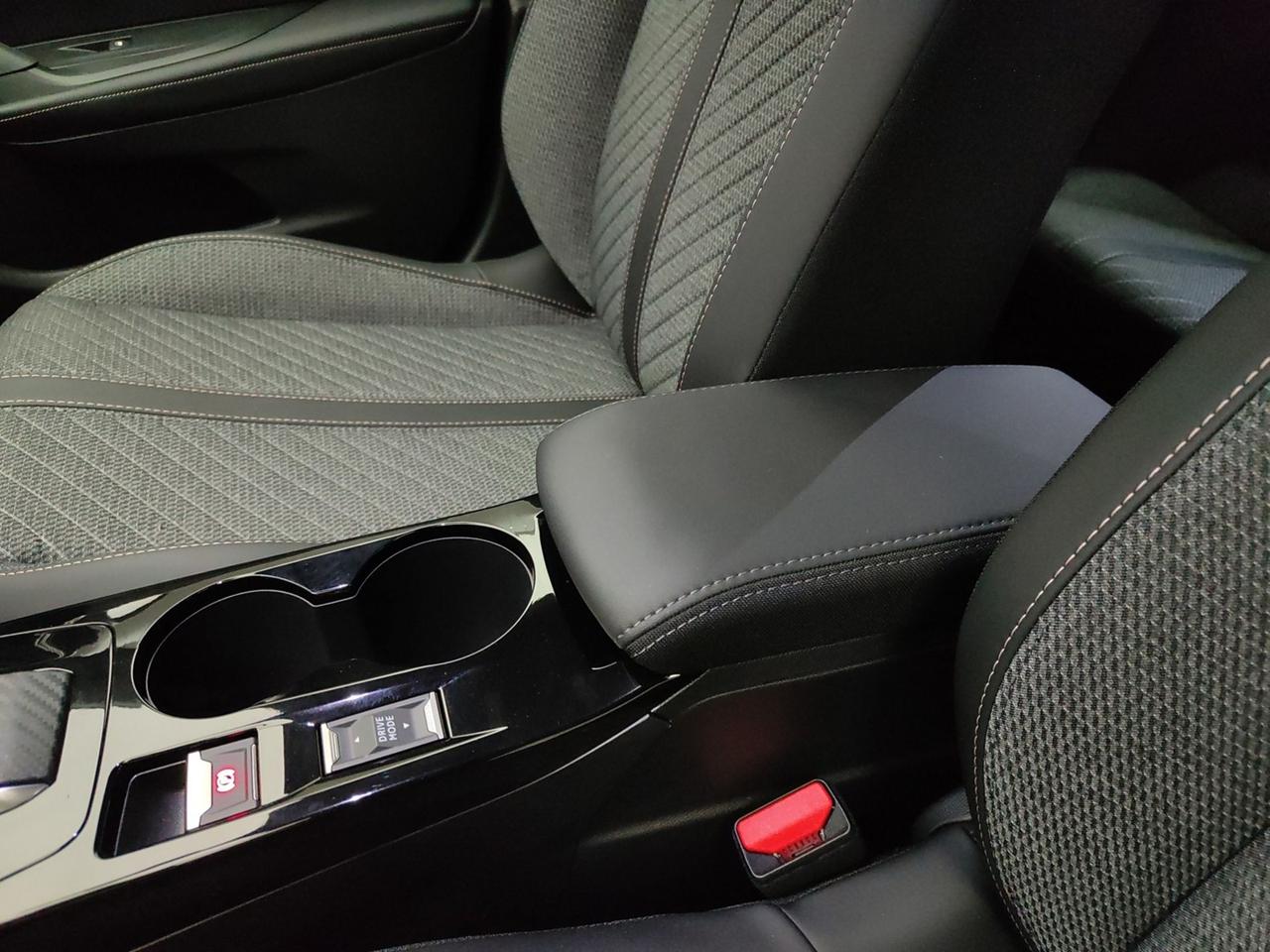 PEUGEOT 2008 II 2020 1.2 PURETECH 130CV ALLURE EAT8