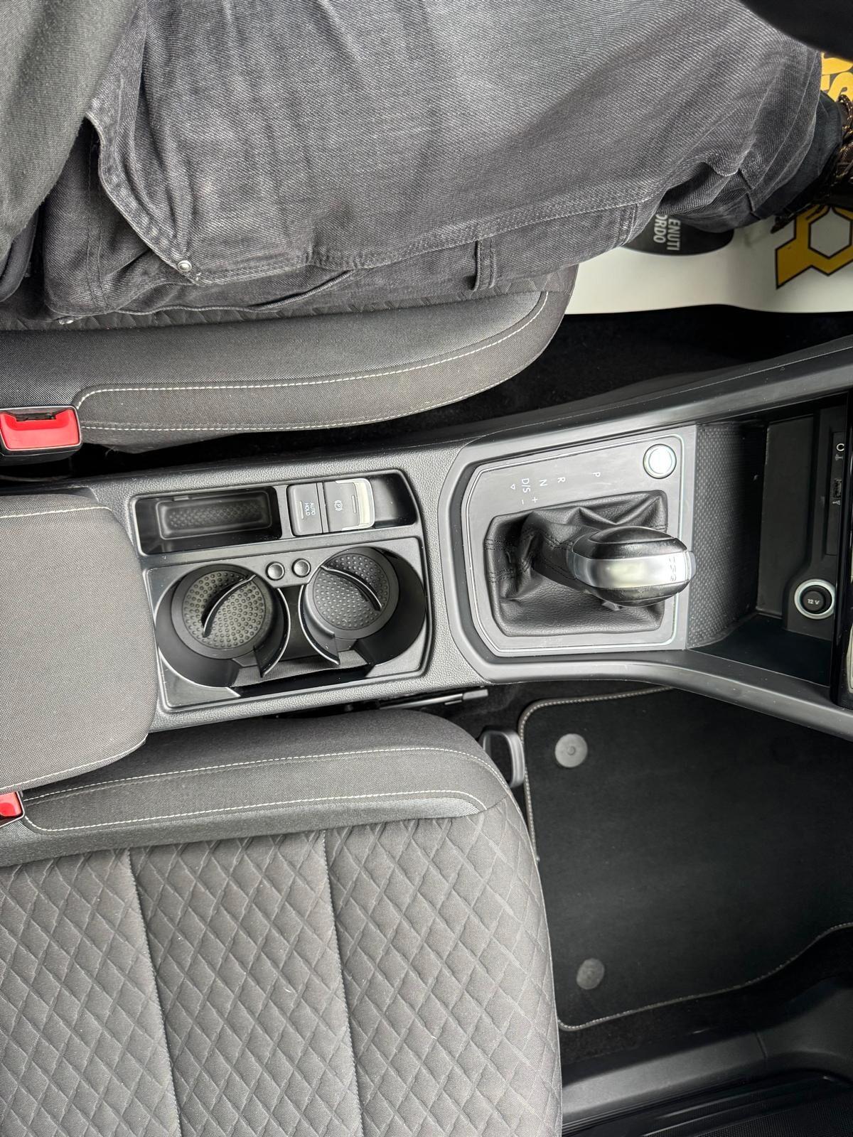 Volkswagen Touran 1.6 TDI 115 CV SCR DSG 7 Posti