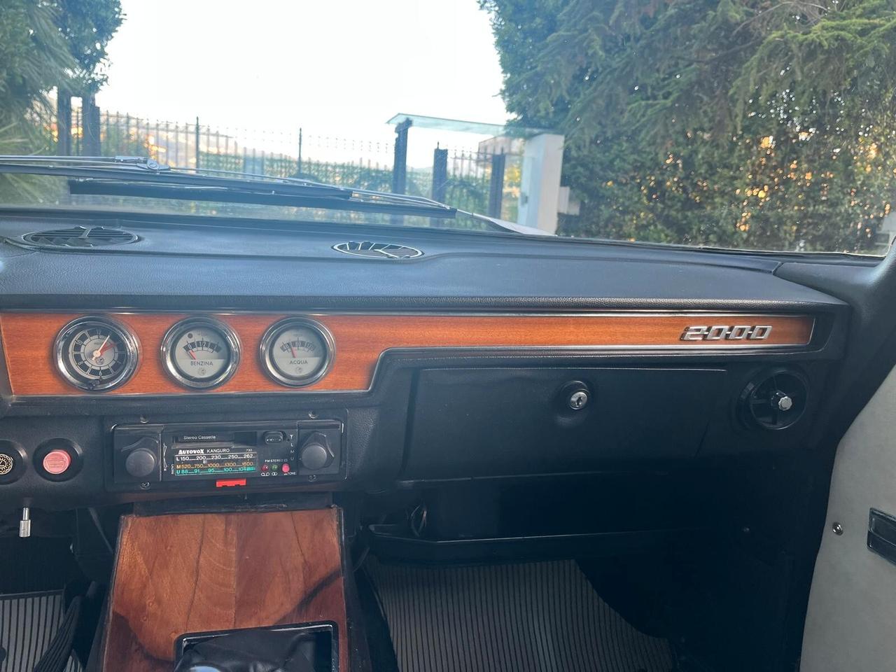 Alfa Romeo 2000 berlina