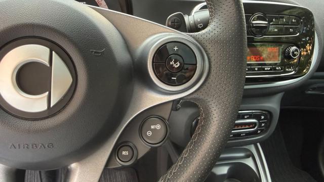 SMART ForTwo 70 1.0 TWINAMIC SUPERPASSION*C.L.16 BLACK*TEL.*LED