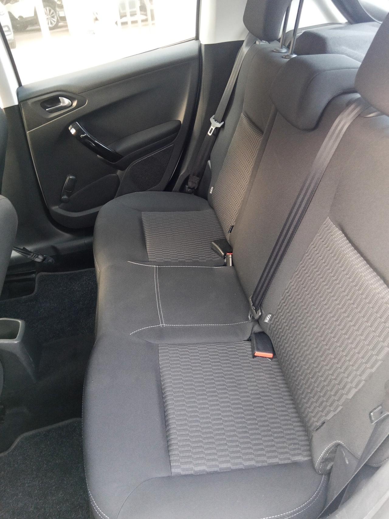 Peugeot 208 PureTech 82 5 porte Allure