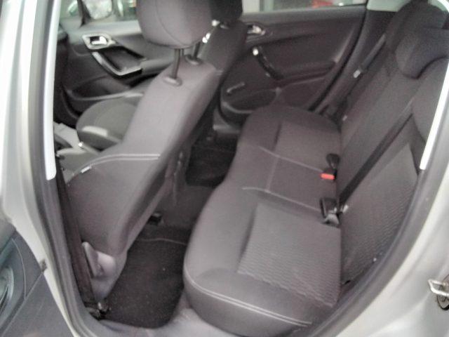 PEUGEOT 208 VTi Style 82cv