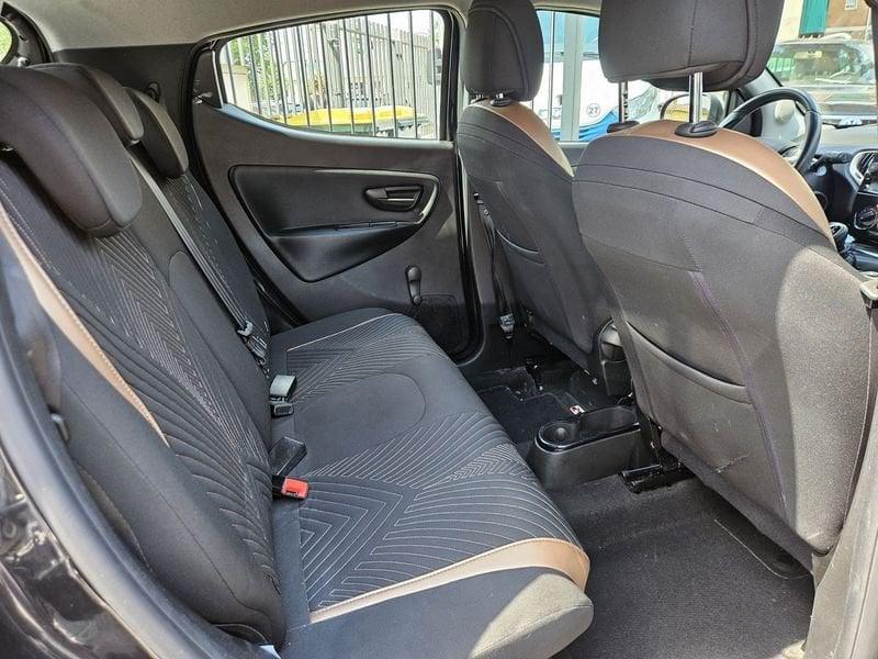 Lancia Ypsilon 1.0 FireFly 70cv Hybrid Alberta Ferretti