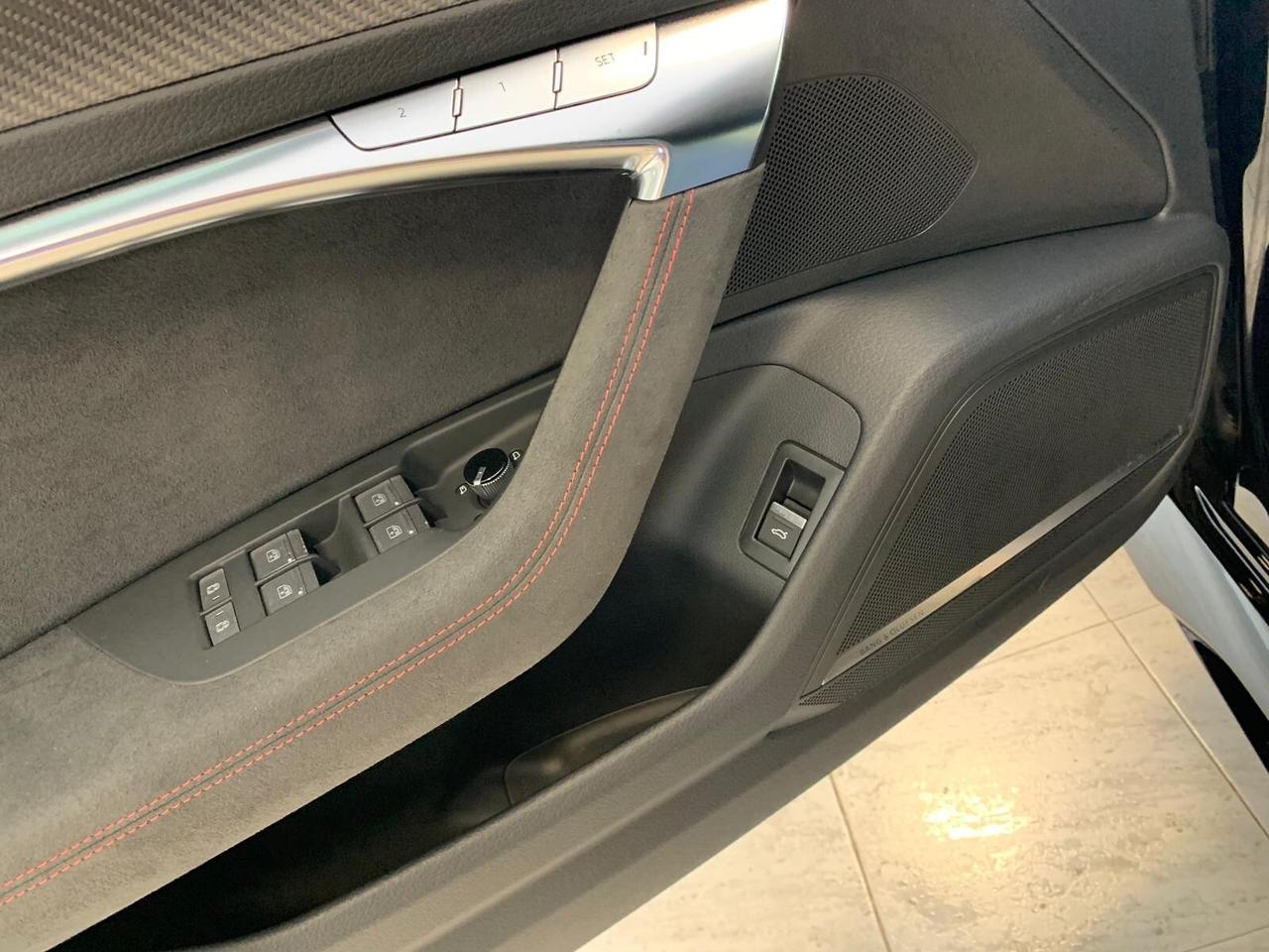 Audi RS6 RS 6 Avant 4.0 TFSI V8 quattro tiptronic Performance