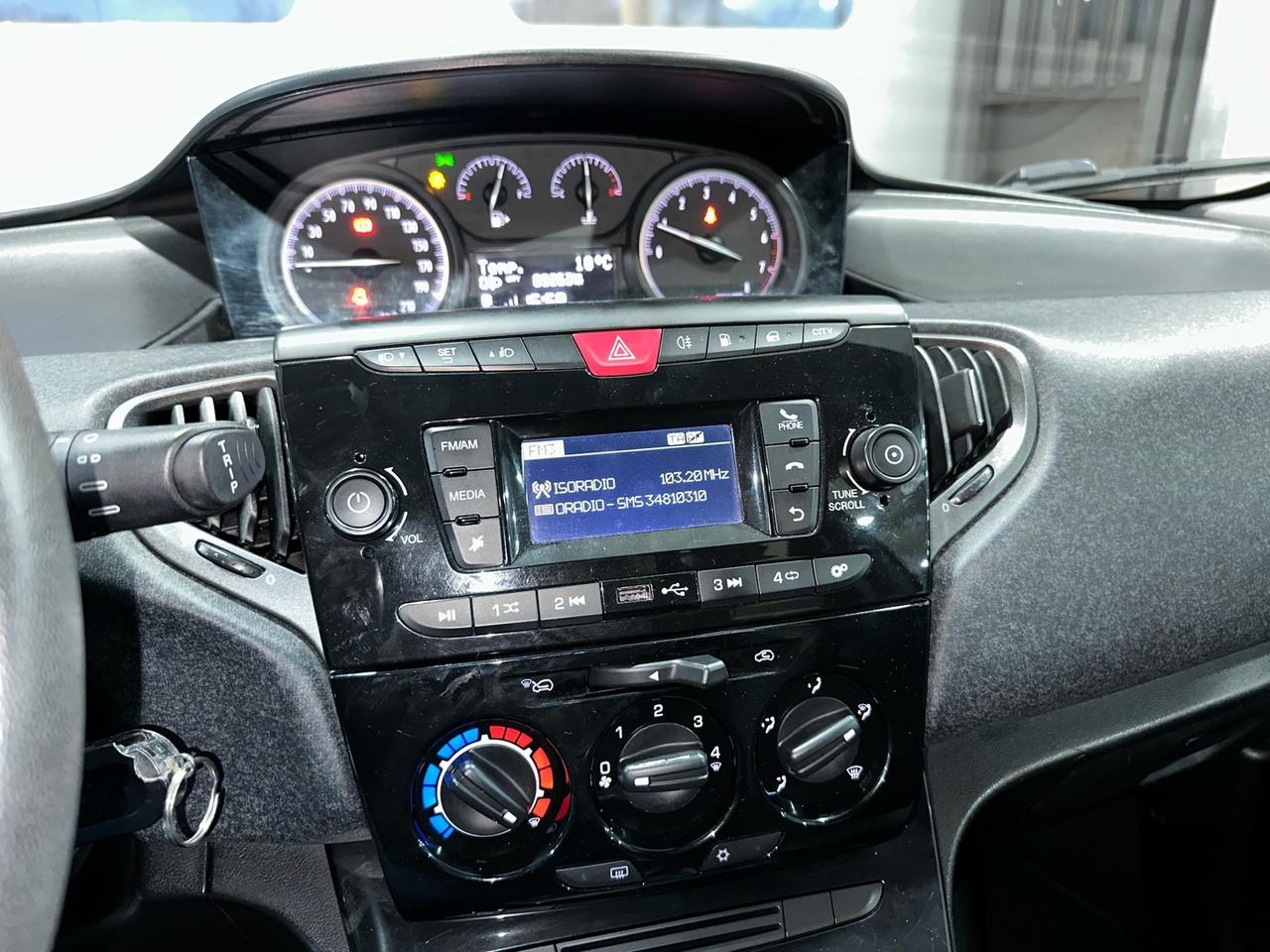 Lancia Ypsilon 1.2 69CV 5 porte GPL NEOPATENTATI