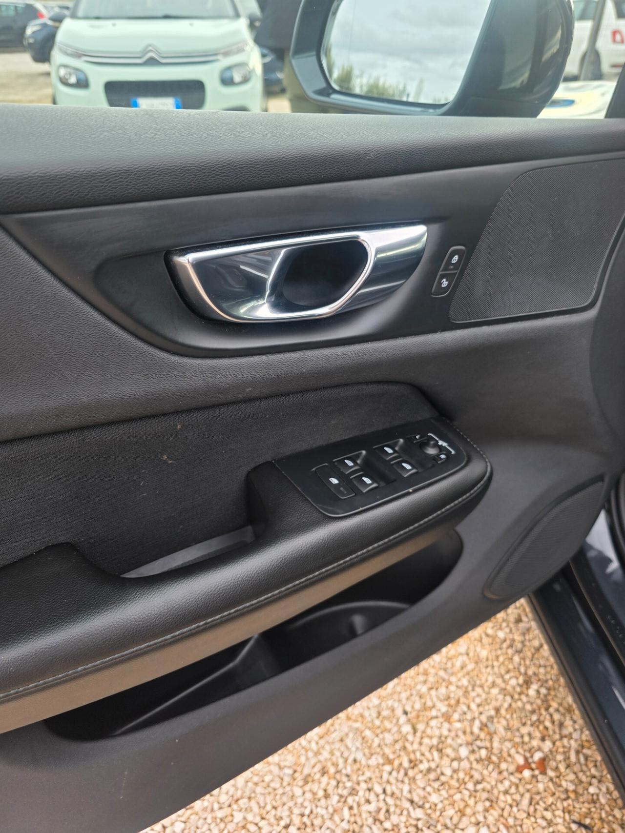 Volvo V60 D3 Geartronic R-design 12 mesi Garanzia