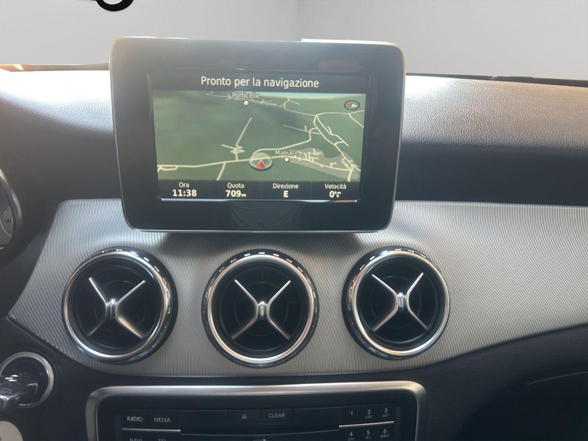 MERCEDES - Classe GLA - GLA 200 d 136CV Premium