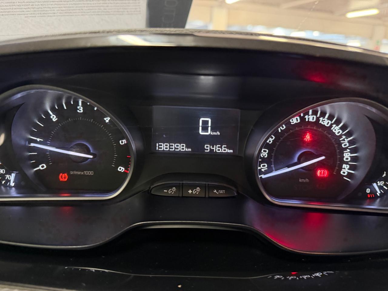 Peugeot 208 BlueHDi 75 5 porte Allure