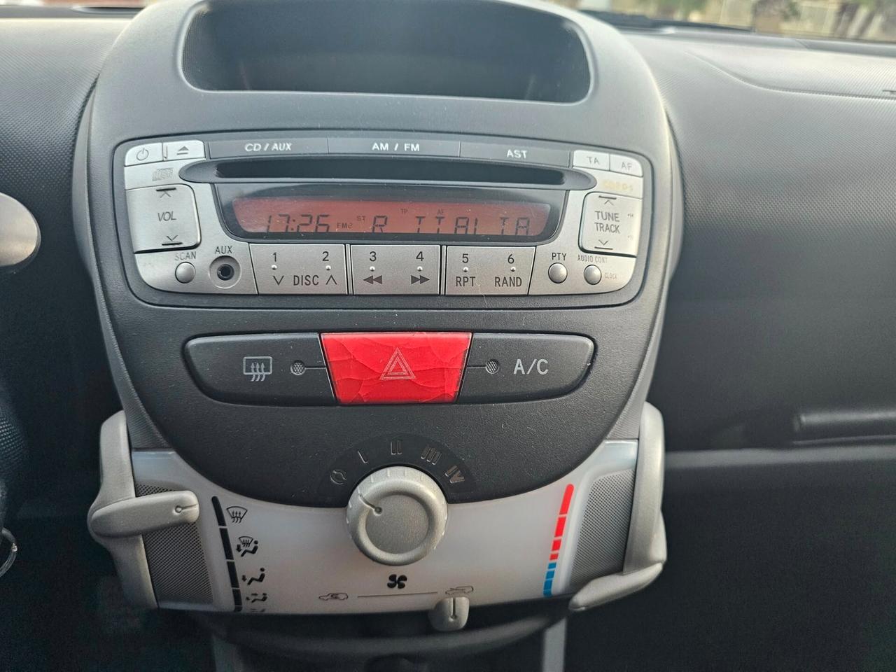 TOYOTA AYGO 1.0 60CV SOL AUTOMATIK