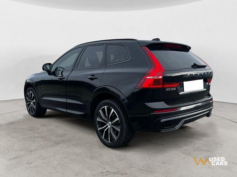 Volvo XC60 B4 automatico Plus Dark