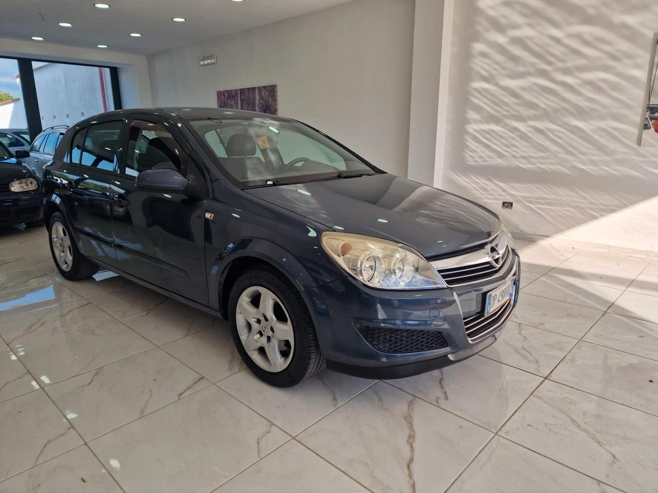 Opel Astra 1.4 16V Twinport 5 porte Club gpl