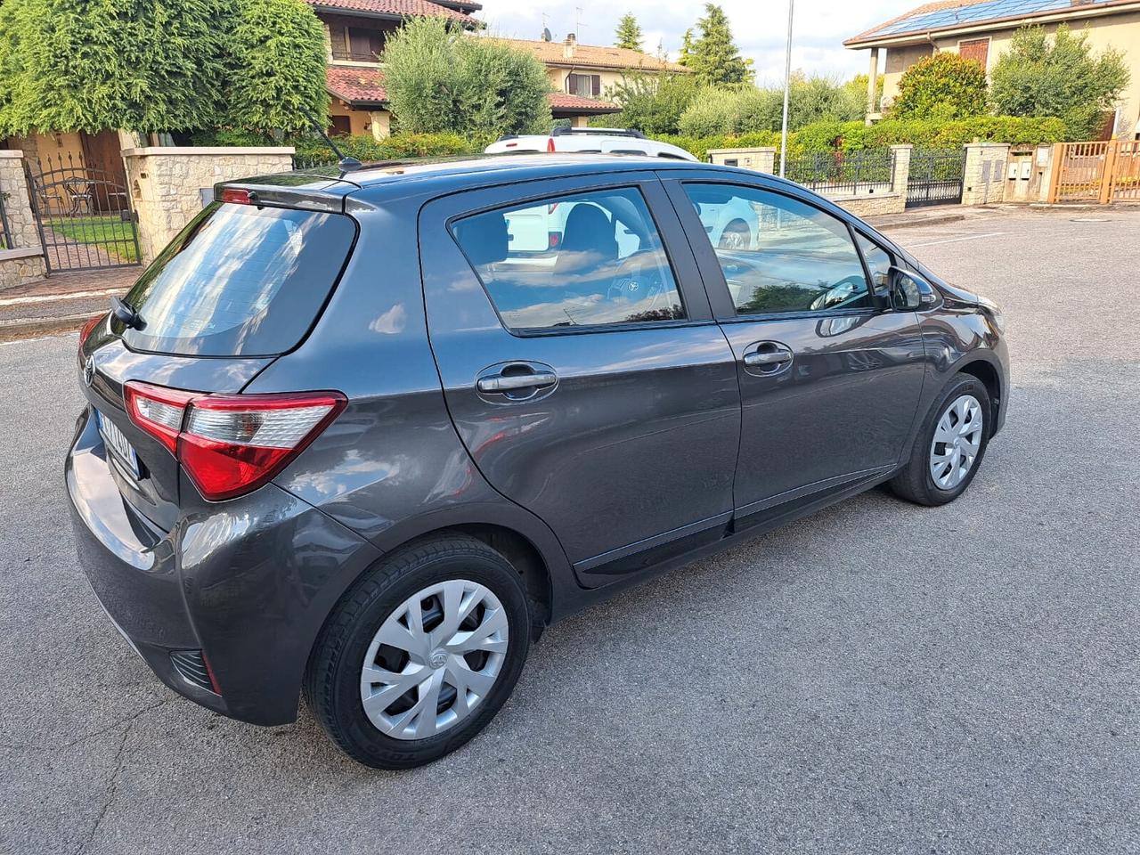 Toyota Yaris 1.0 5 porte Active