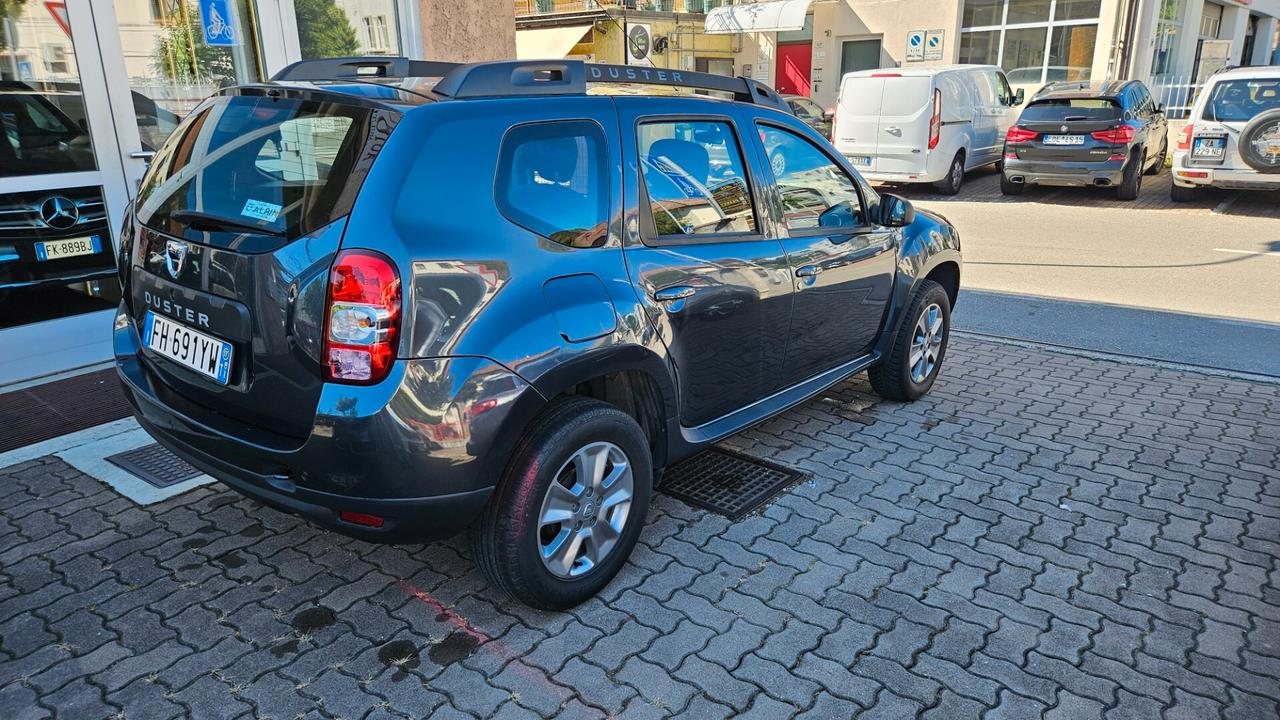 Dacia Duster 1.6 Laureate 4x2 NAVY-BLUETOOTH-SENSORI