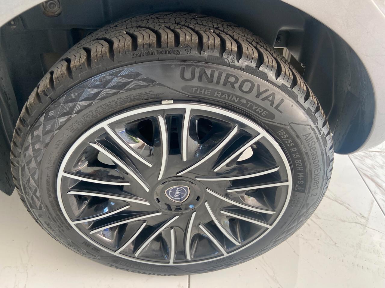Lancia Ypsilon 1.0 FireFly 5 porte S&S Hybrid UnYca