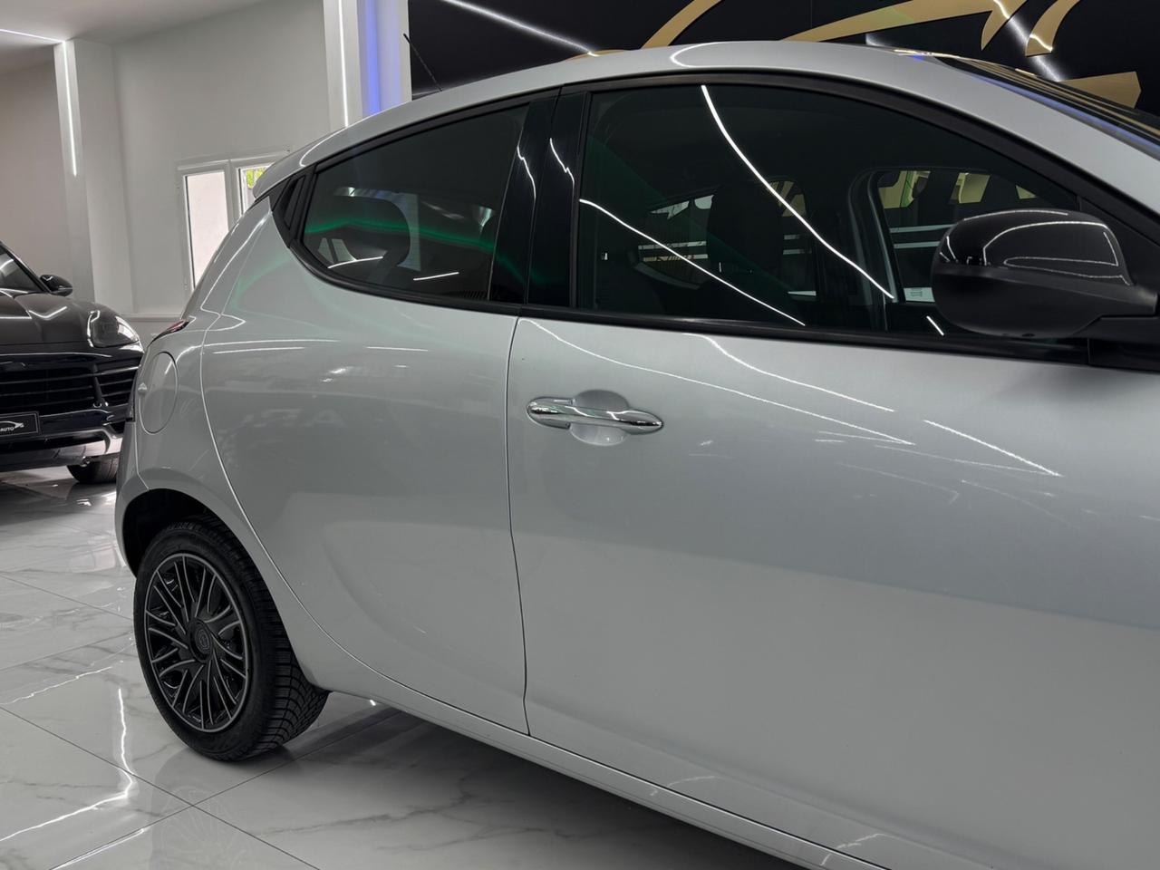 Lancia Ypsilon 1.3 MJT Platinum Full Opt