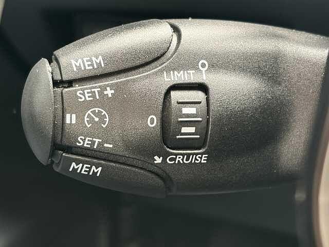 Peugeot 2008 1.2 PureTech 130 CV EAT8 GT