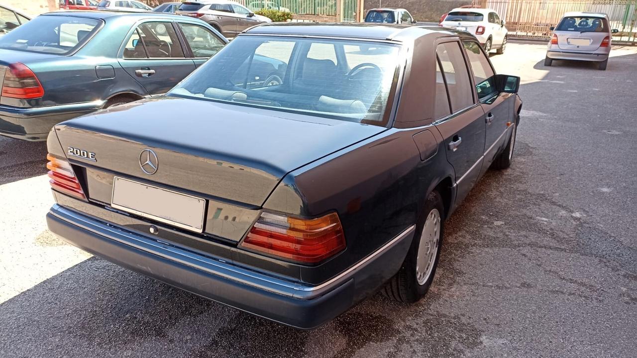 Mercedes Benz 200 E anno 1987 - Per Veri Intenditori