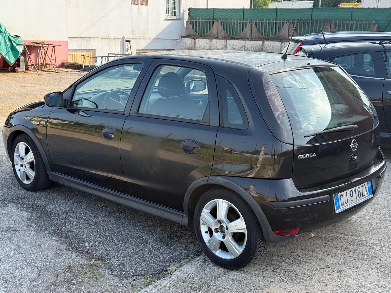 Opel Corsa 1.2i 16V cat 5 porte Club